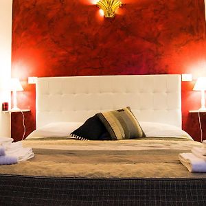 Kamer met een Queen Size Bed